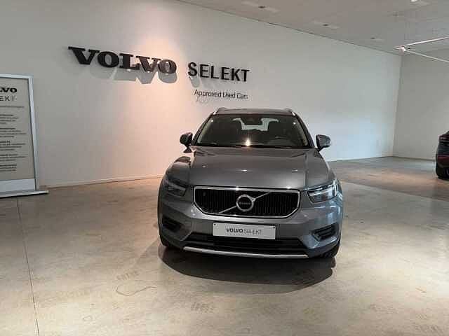 Volvo XC40 T3 Momentum, Autos, Argent ou Gris, Entreprise, Boîte manuelle, 146 g/km