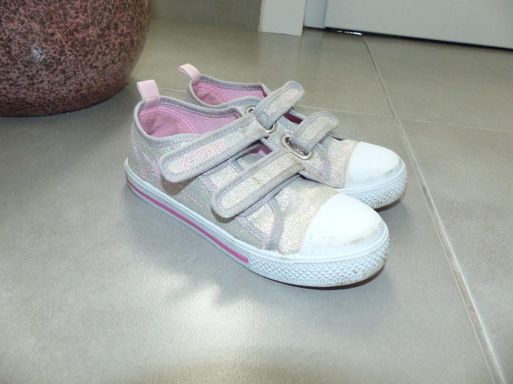 K-Tinni grijze zilveren sneakers - maat 30, Meisje, Schoenen, Ophalen of Verzenden, Zo goed als nieuw