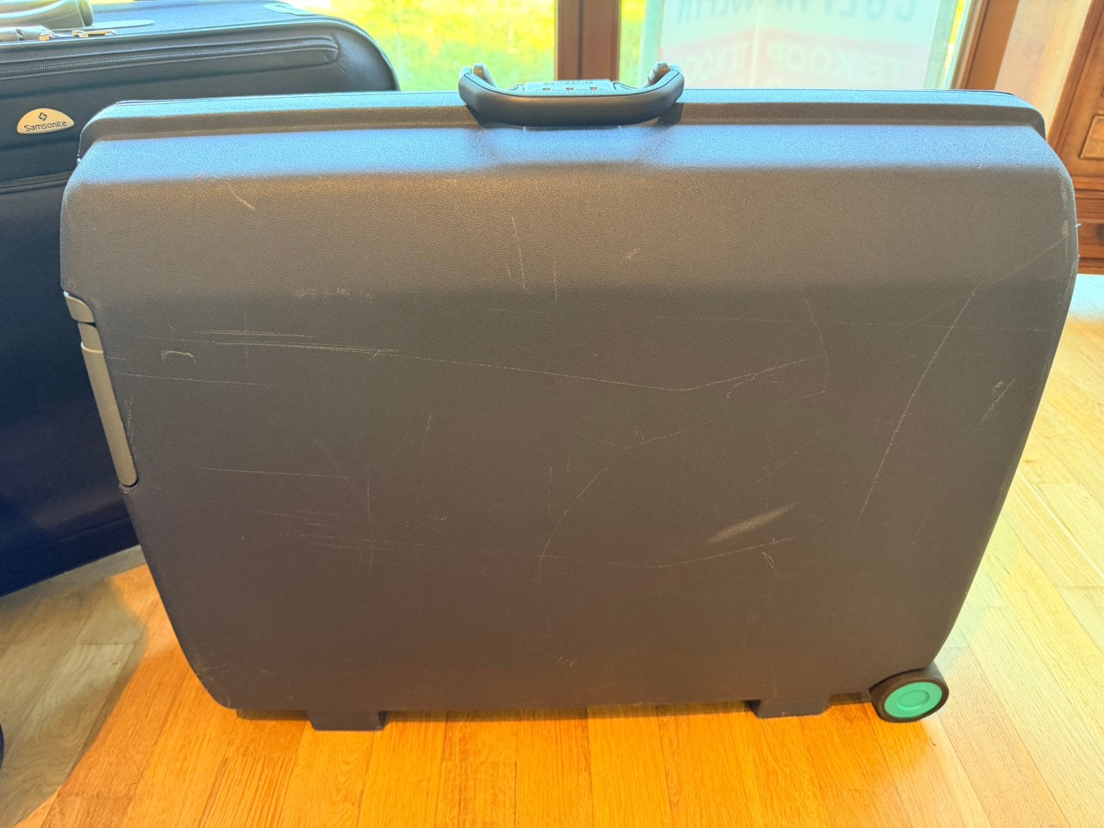 Étui de voyage rigide Samsonite, Bijoux, Sacs & Beauté, Enlèvement, Comme neuf
