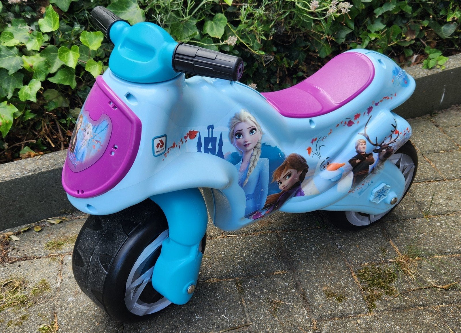 Draisienne moto Reine des neiges, Enlèvement, Comme neuf