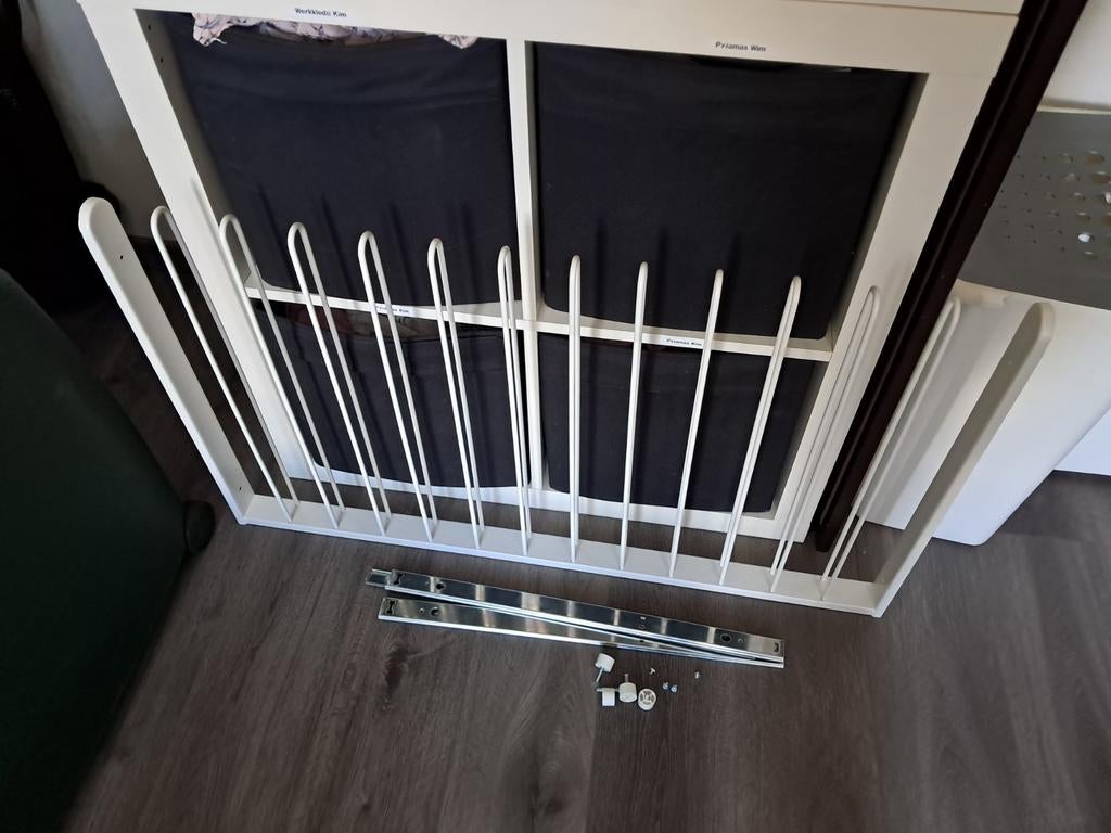 IKEA Komplement broekenrek, Enlèvement