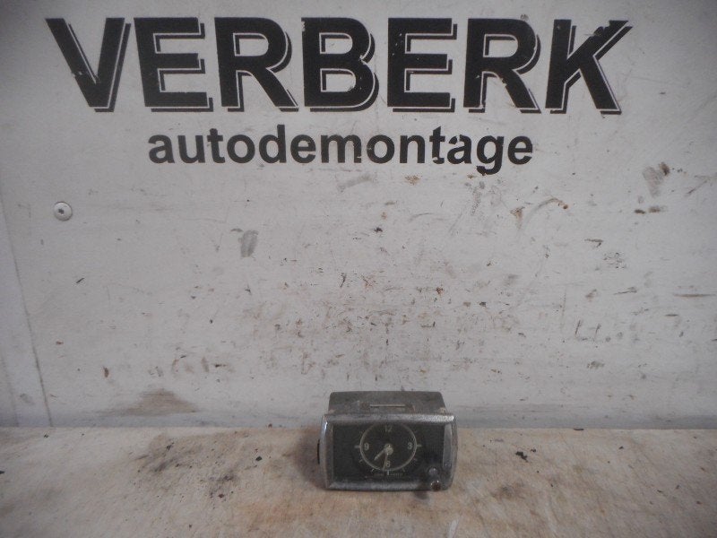 HORLOGE Mercedes-Benz Ponton 219 (W105) M180 II (01-1957/-), Mercedes-Benz, Utilisé, Dialog.mb@mercedes-benz.com, Mercedes-Benz AG