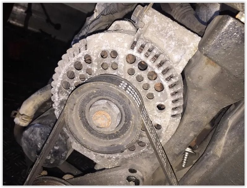 Dynamo Ford   Mondeo, 1996.09 - 2000.11   F5RU1031, Enlèvement ou Envoi, Utilisé, Ford
