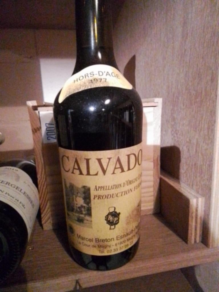 Calvados „out of age” uit 1977 van Mr. Breton. 75cl, Ophalen