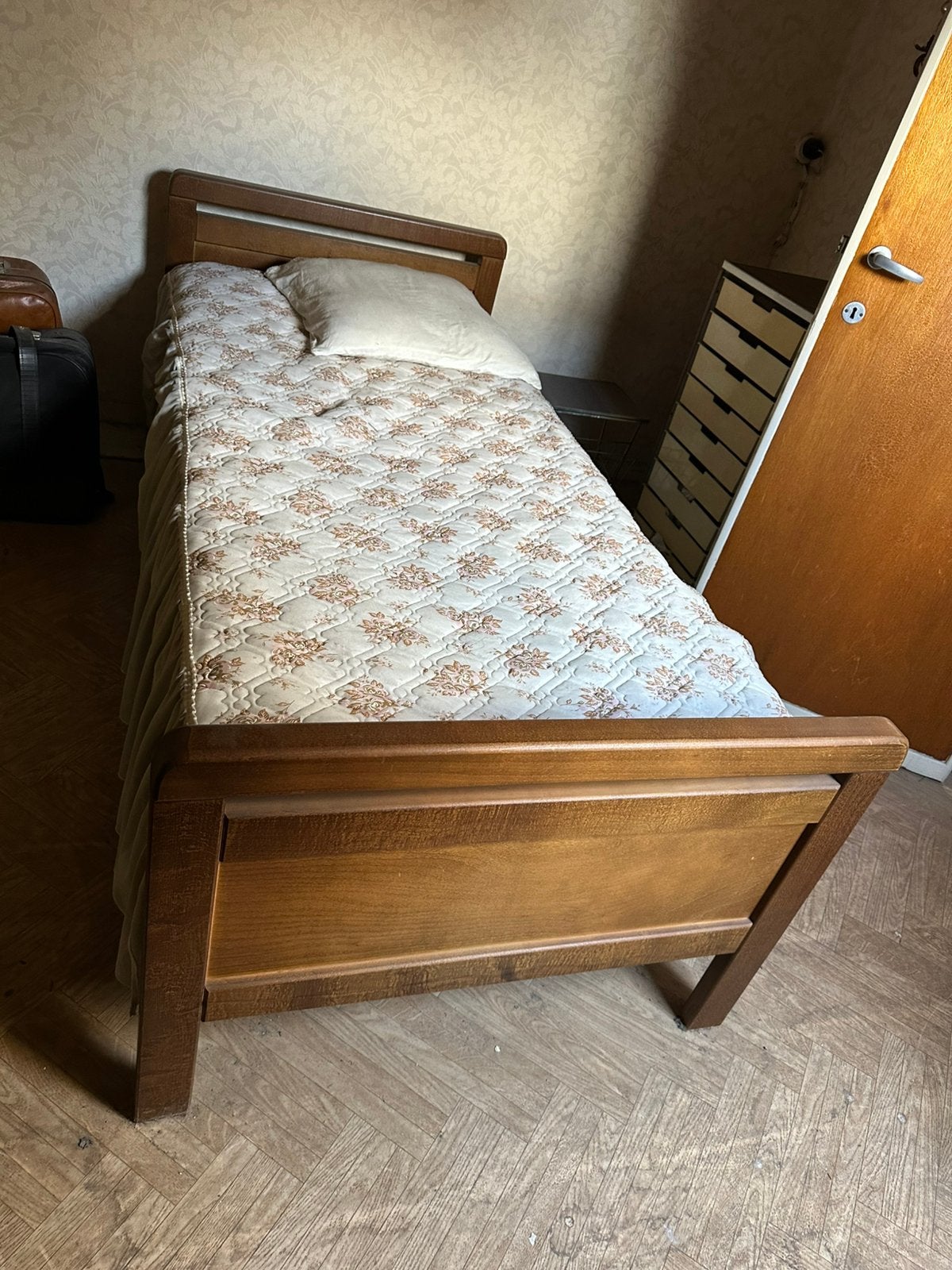 lit gratuit, Maison & Meubles, Chambre à coucher | Chambres à coucher complètes, Enlèvement ou Envoi, Comme neuf