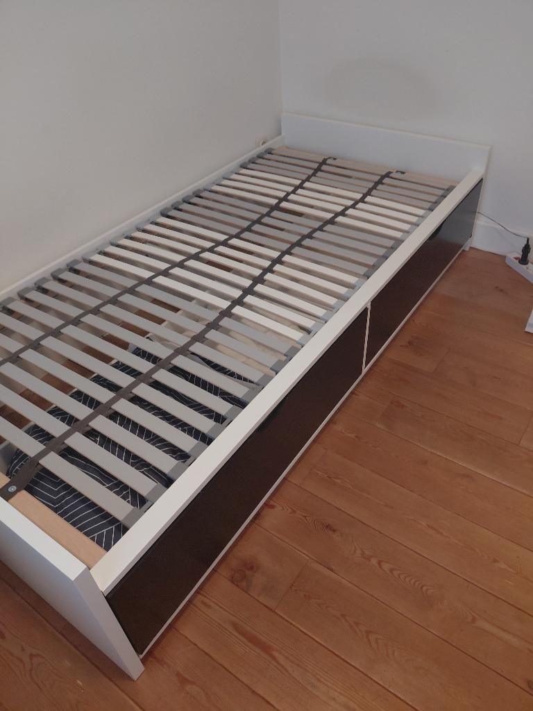 eenpersoonsbed Nordli met lattenbodem en twee opberglades, Ophalen, 90 cm, Eenpersoons, Wit