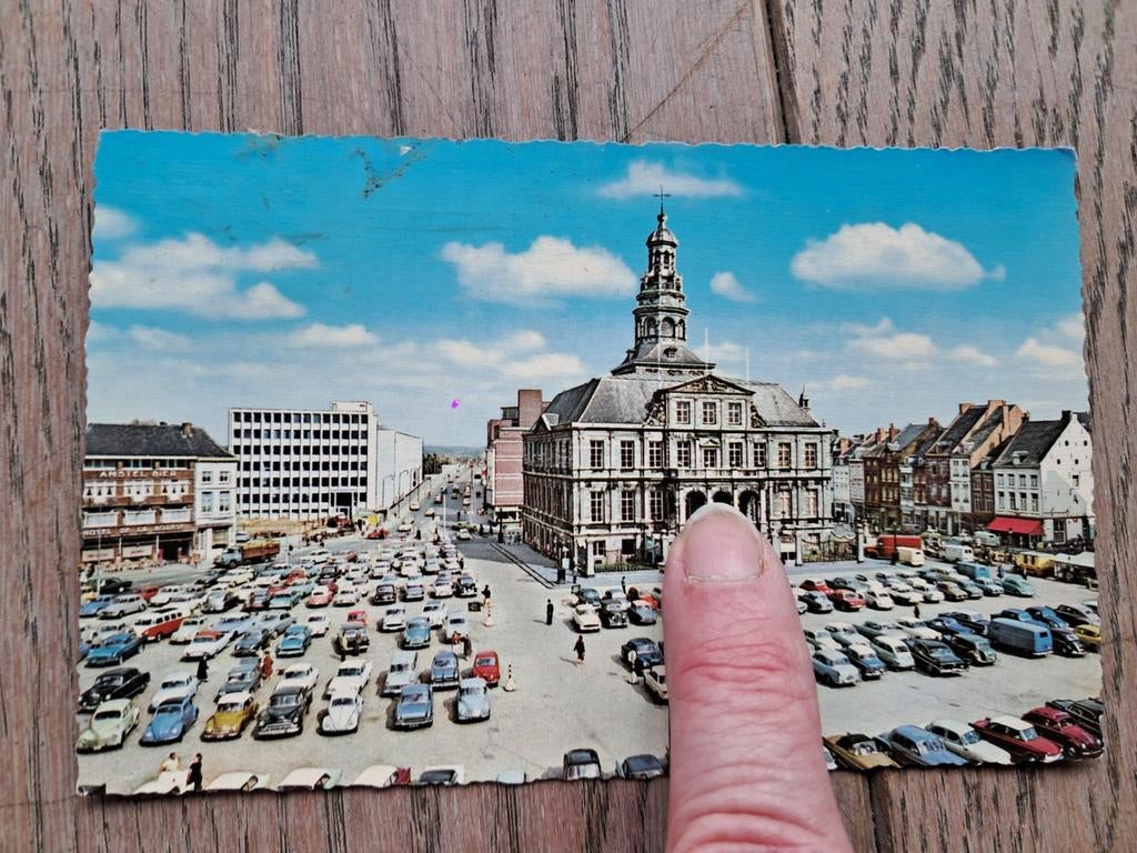 Puissance décrite : marché de Maastricht, avec des voitures, Enlèvement ou Envoi
