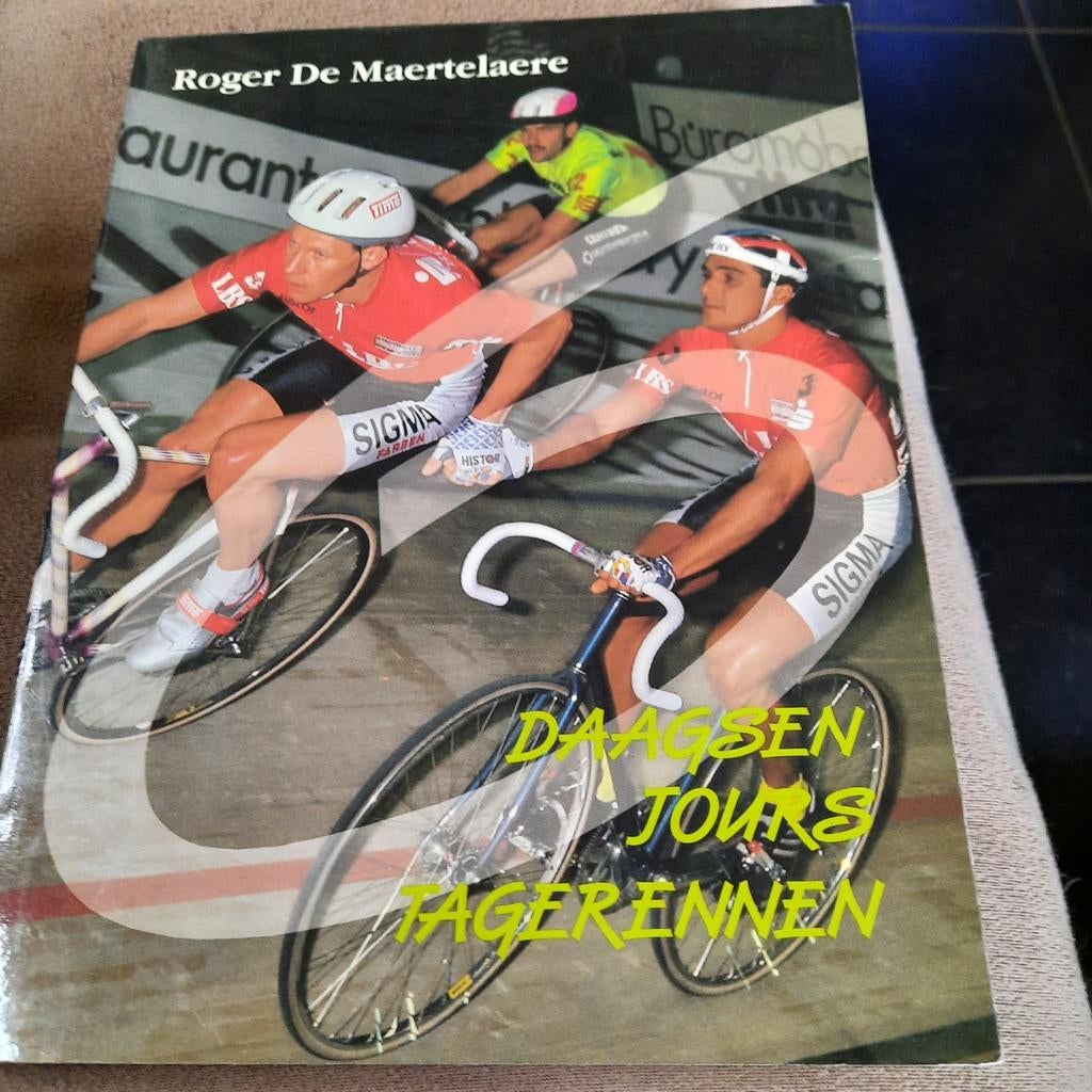 Boek 6 - daagse van Roger De Maertelaere . Veel foto's ., Boeken, Ophalen of Verzenden