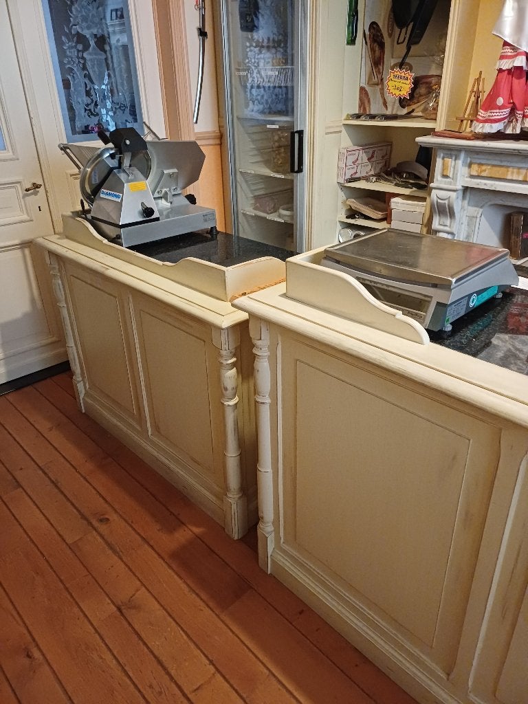 Togen en kasten voor winkel, Ophalen