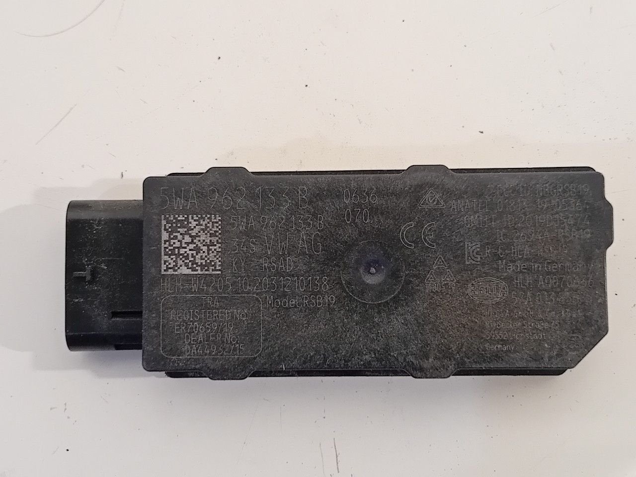 Antenne Seat Leon, Auto diversen, Autoradio's, Ophalen of Verzenden, Van der Ven Autorecycling B.V., Onderdelen@venauto.nl, Ettenseweg 76, 4706 PB Roosendaal, The Netherlands