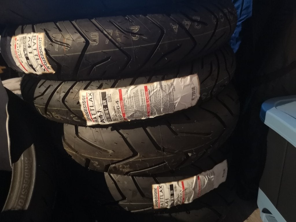 Bridgestone Adventure A41 set 120/70/19 en 170/60/17, Motoren, Ophalen, Nieuw