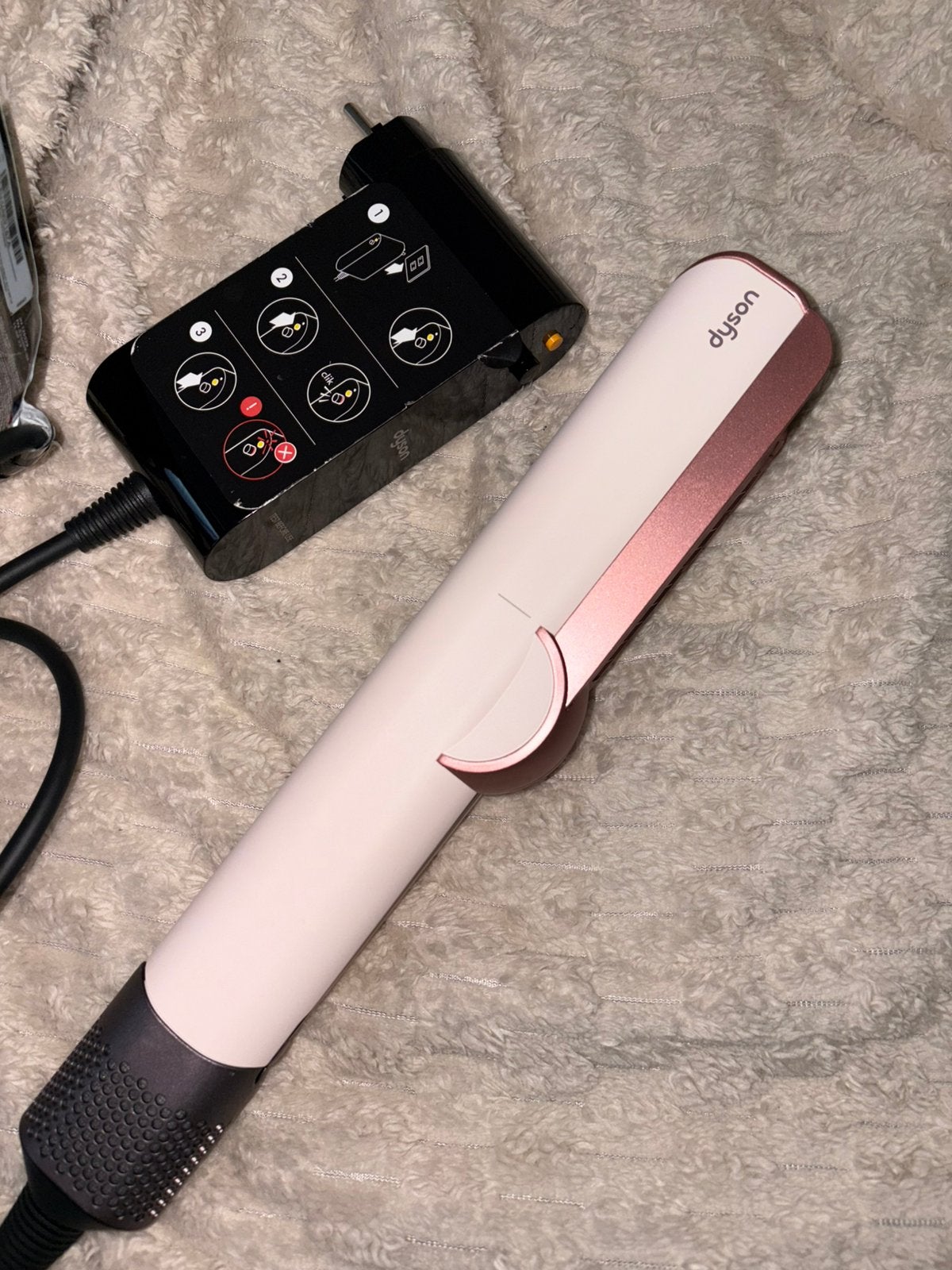 Dyson Airstrait Ceramic Pink, Handtassen en Accessoires, Ophalen, Zo goed als nieuw
