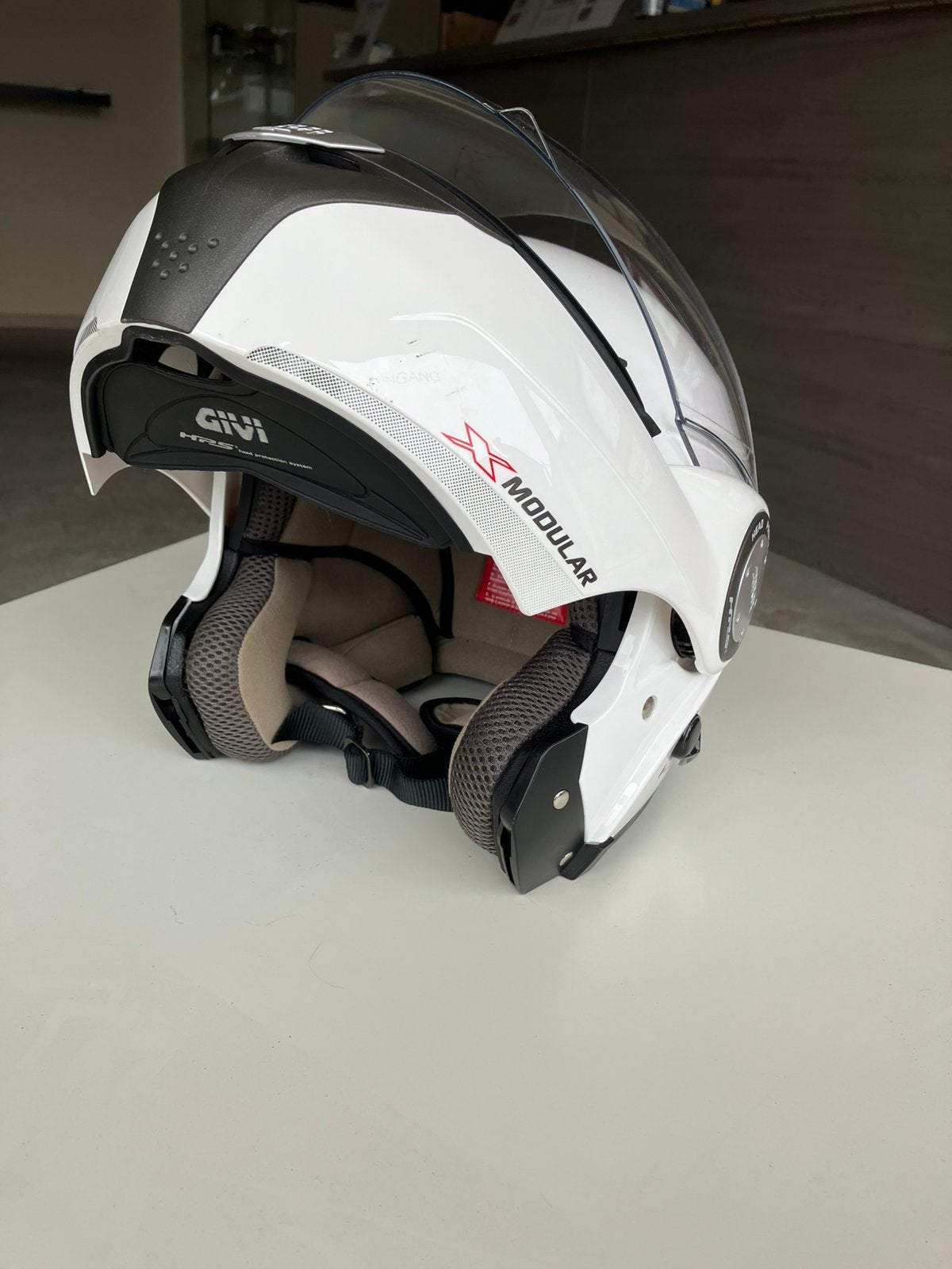 Motorhelmen, Motoren, Ophalen