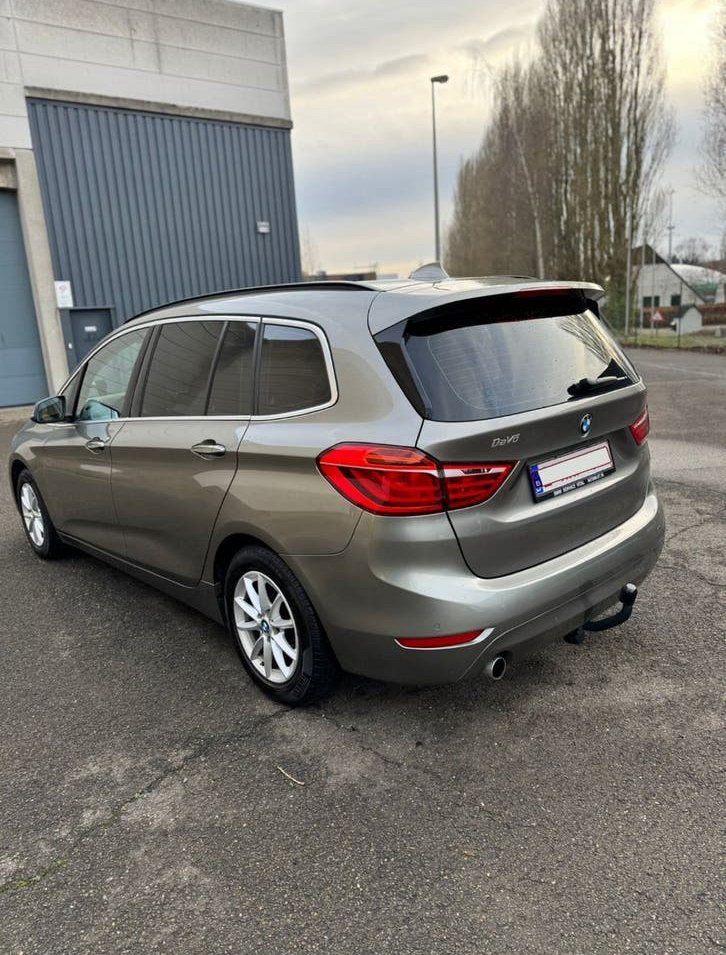 BMW 216d Gran Tourer 2017 Ongevalwagen/schadewagen, Auto's, Beige, Particulier, Airconditioning, Te koop