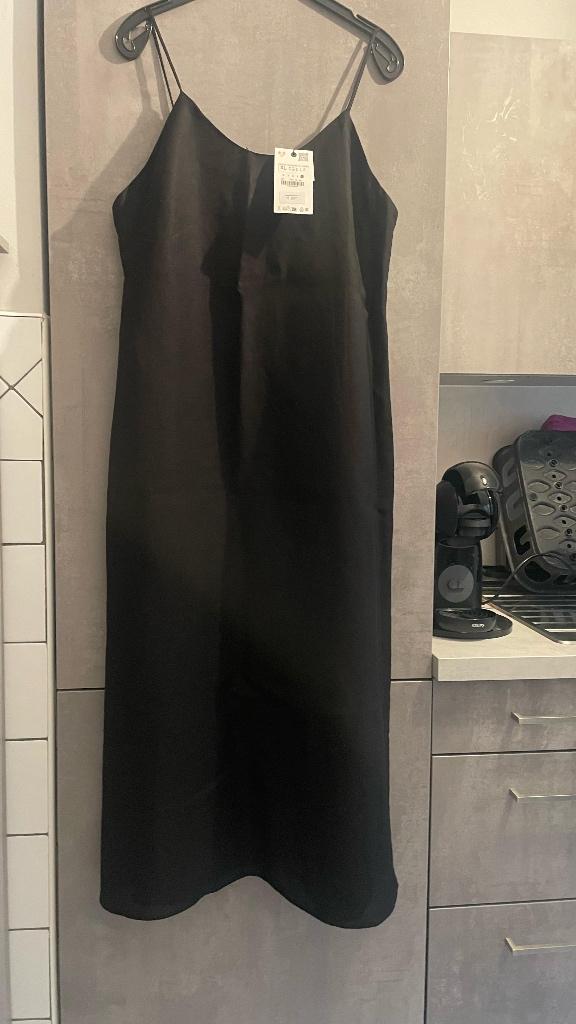 ROBE neuve ZARA  longue élégante noire XL, Neuf, Enlèvement ou Envoi, Zara, Sous le genou