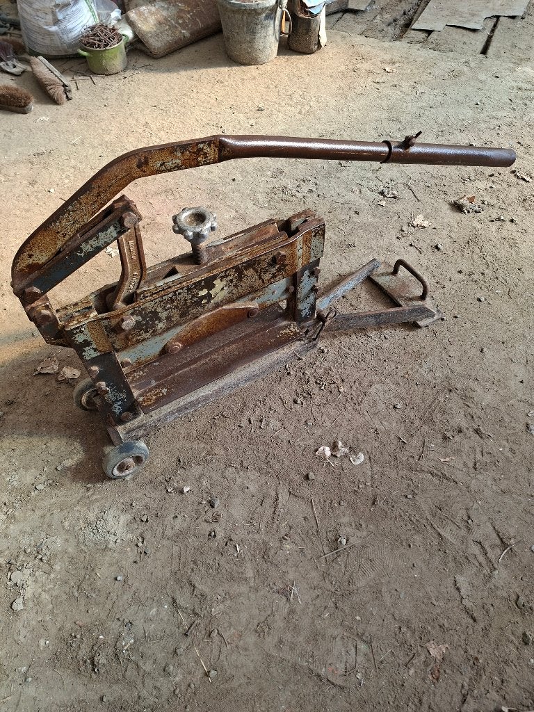 coupe bordure, Enlèvement, Utilisé