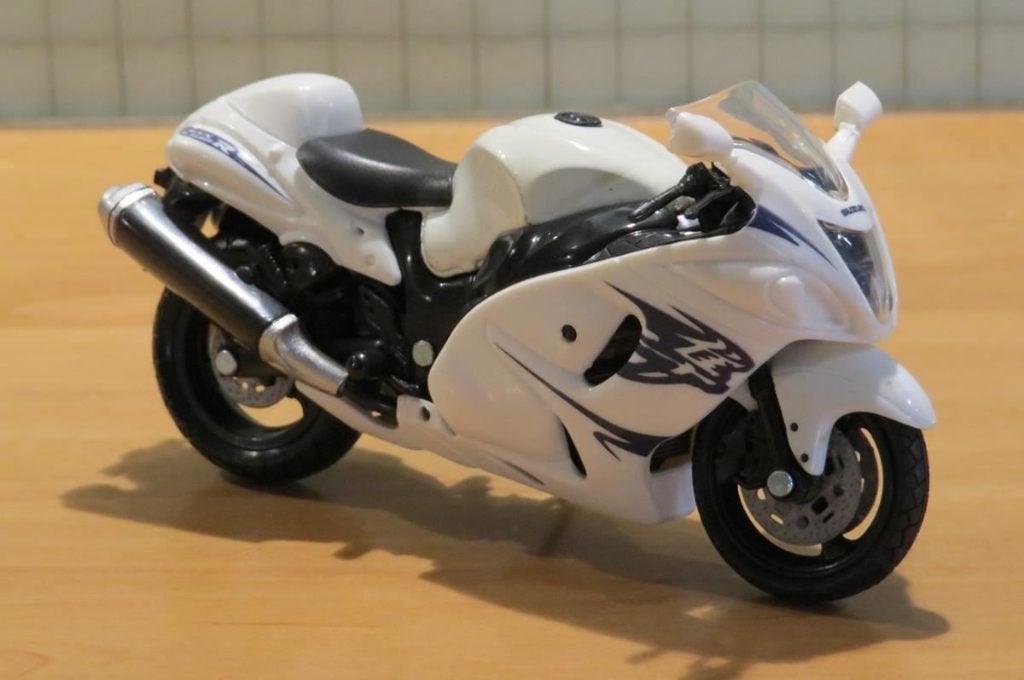 Suzuki GSX-R1300 Hayabusa 2010 1:18 new ray, Ophalen of Verzenden, Nieuw, Motor, Overige merken