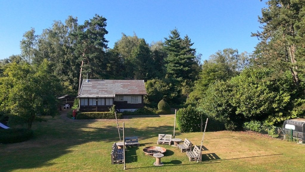 Mooi natuurdomein met vergunde chalet en vijver (4248m²), 100 m², 2 kamers, Vrijstaande woning, Verkoop zonder makelaar