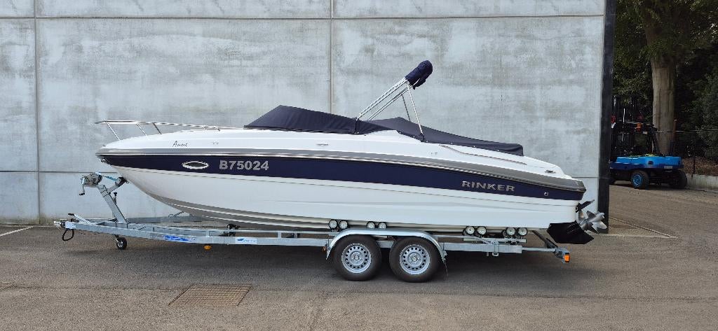 Rinker 236CC – Sportieve cuddy in topstaat, Watersport en Boten, Motorboten en Motorjachten, Ophalen of Verzenden, Zo goed als nieuw