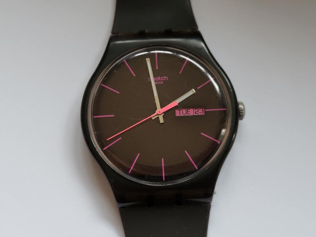 Swatch Brown Rebel SUOC700 Nieuwe Gent-collectie, Handtassen en Accessoires, Horloges | Heren, Kunststof, Gebruikt, Swatch, Kunststof