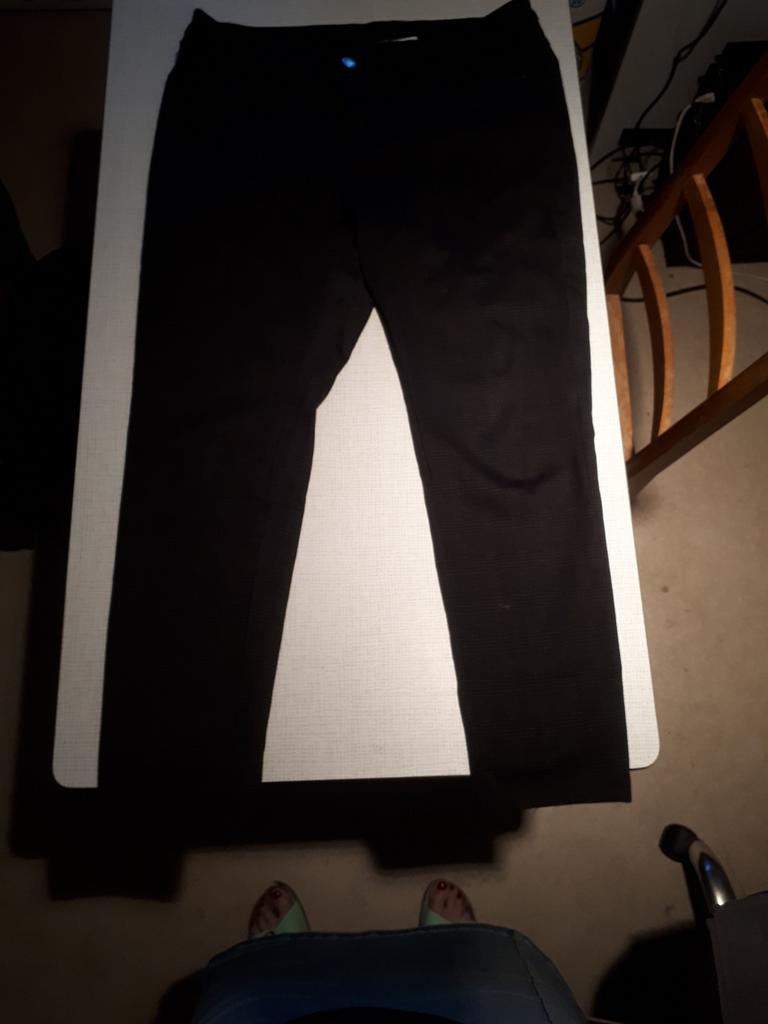 Broek zwart geruit ( maat 44 ) polyster/ viscoze, Ophalen of Verzenden, Zo goed als nieuw, Maat 42/44 (L), Zwart