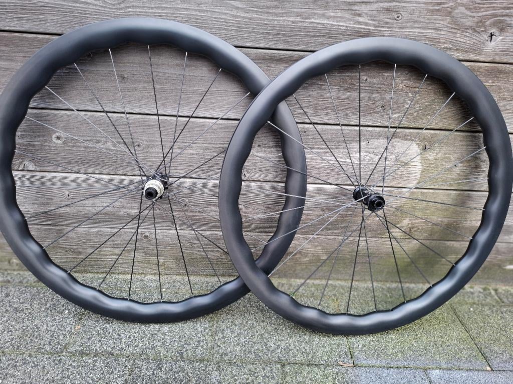 Paires de roues en carbone à prix d'usine, Vélos & Vélomoteurs, Vélos | Vélos de course, Neuf, Autres marques, Enlèvement ou Envoi