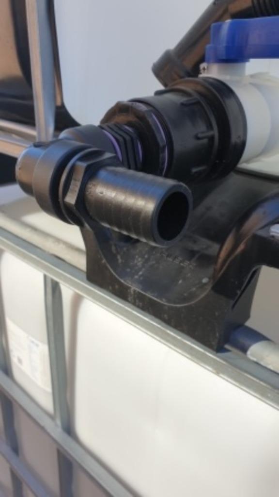 Ibc adapter met bocht en uitloop van 1 duim ( Tonnen,Vaten ), Ophalen, Nieuw, Kunststof