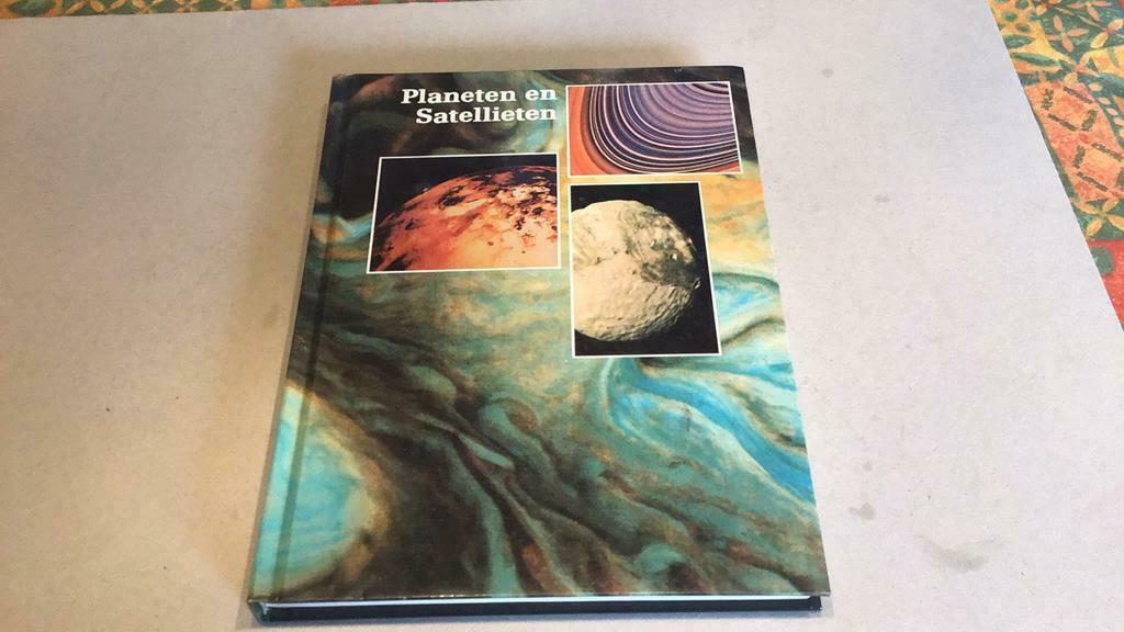Artis historia planeten en satellieten (zk6), Ophalen of Verzenden, Zo goed als nieuw, Artis Historia, Plaatjesalbum