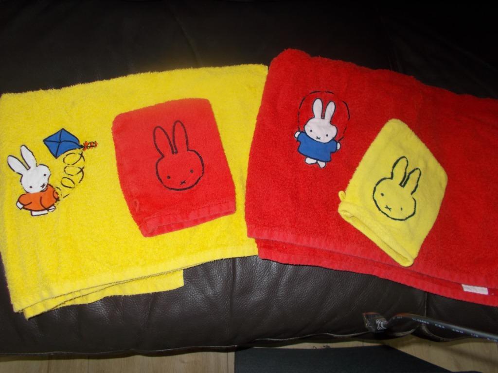2 serviettes de bain Miffy avec gant de toilette et autres s, Enlèvement, Bleu, Serviette