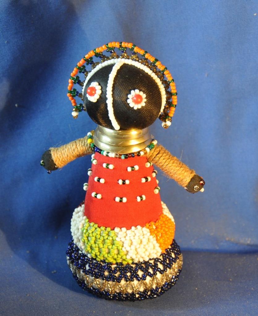 petite poupée artisanal  pelote aiguille style africaine, Enlèvement ou Envoi, Utilisé