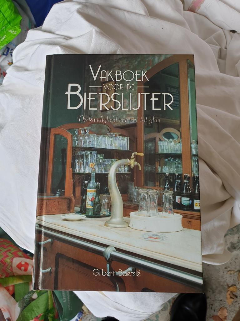 Baetsle - Vakboek voor de bierslijter.  BIERBOEK, Boeken, Kookboeken, Ophalen of Verzenden, Zo goed als nieuw, Baetsle