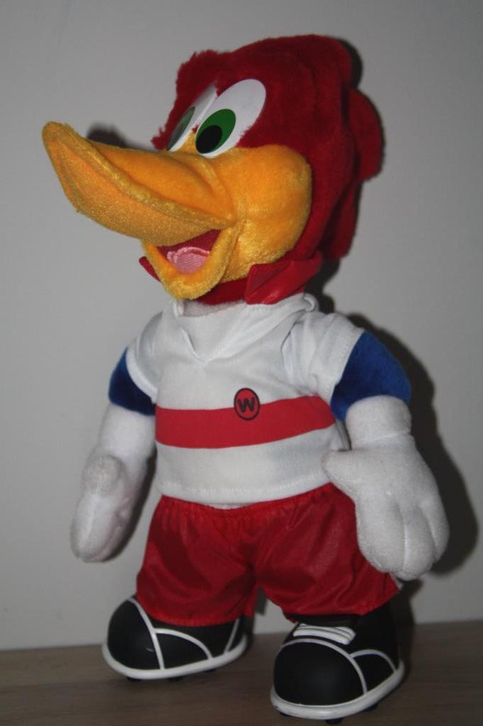 Woody Woodpecker , Voetbal mascotte , Pop 28 cm, Sport en Fitness, Voetbal, Zo goed als nieuw, Overige typen, Ophalen of Verzenden