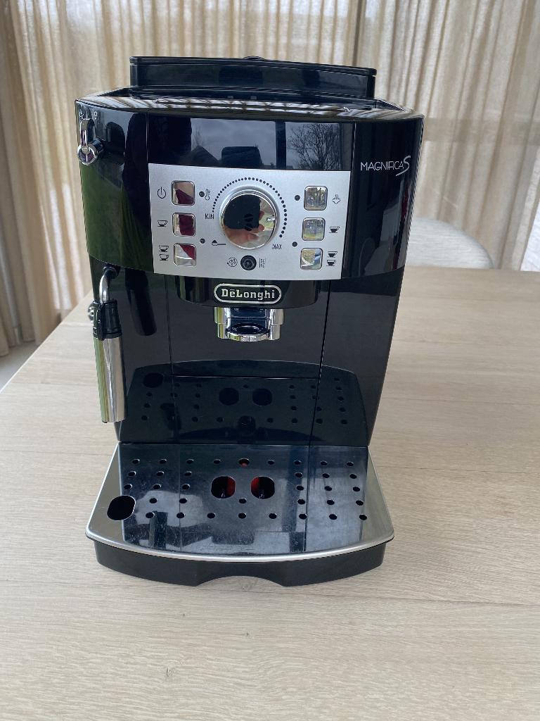Machine à café DeLonghi Magnifica S, Ophalen, Afneembaar waterreservoir, Gebruikt, Espresso apparaat