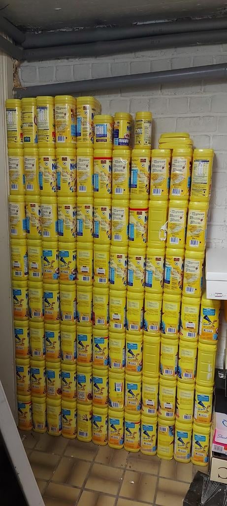 60 grote lege Nesquik dozen 1kg, Ophalen of Verzenden, Gebruikt