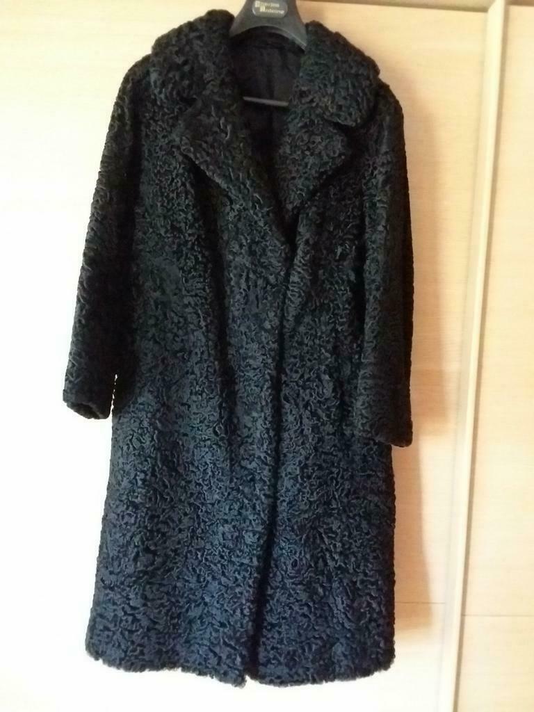 Manteau fourrure d'astrakan, Taille 42/44 (L), Fourreur VERJUS à Visé, Comme neuf, Enlèvement