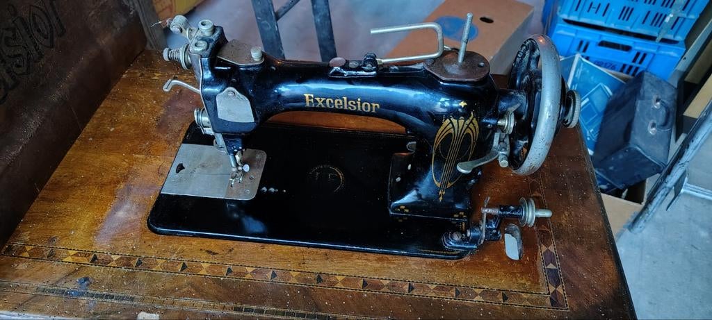 Machine à coudre ancienne Excelsior, Enlèvement