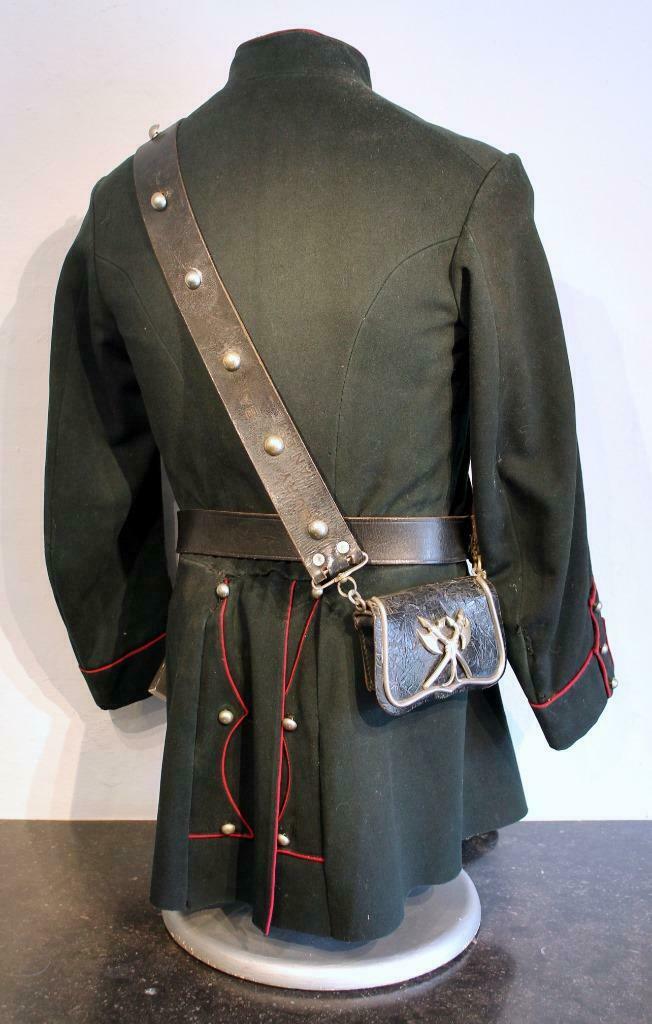 GEZOCHT. Belgische Brandweeruniformen voor 1940, Verzamelen, Ophalen of Verzenden, Gebruikt