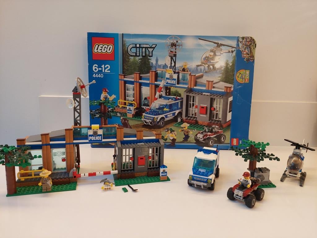 Lego city 4440 bospolitiebureau, Ophalen of Verzenden, Gebruikt, Complete set, Lego