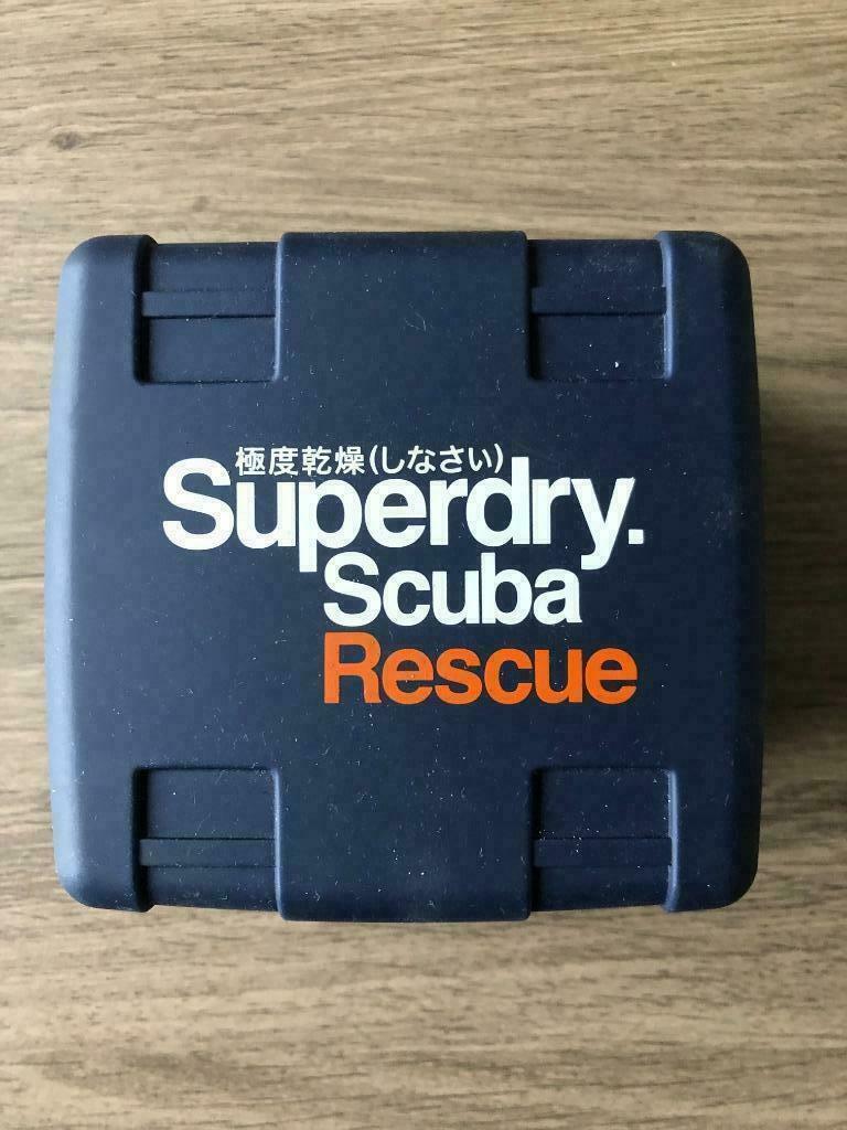 horloge superdry, Bijoux, Sacs & Beauté, Montres | Femmes, Autres marques, Enlèvement ou Envoi, Synthétique, Synthétique
