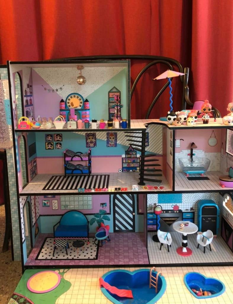 Gigantisch poppenhuis van LOL suprise, Enfants & Bébés, Jouets | Maisons de poupées, Comme neuf, Maison de poupées, Enlèvement