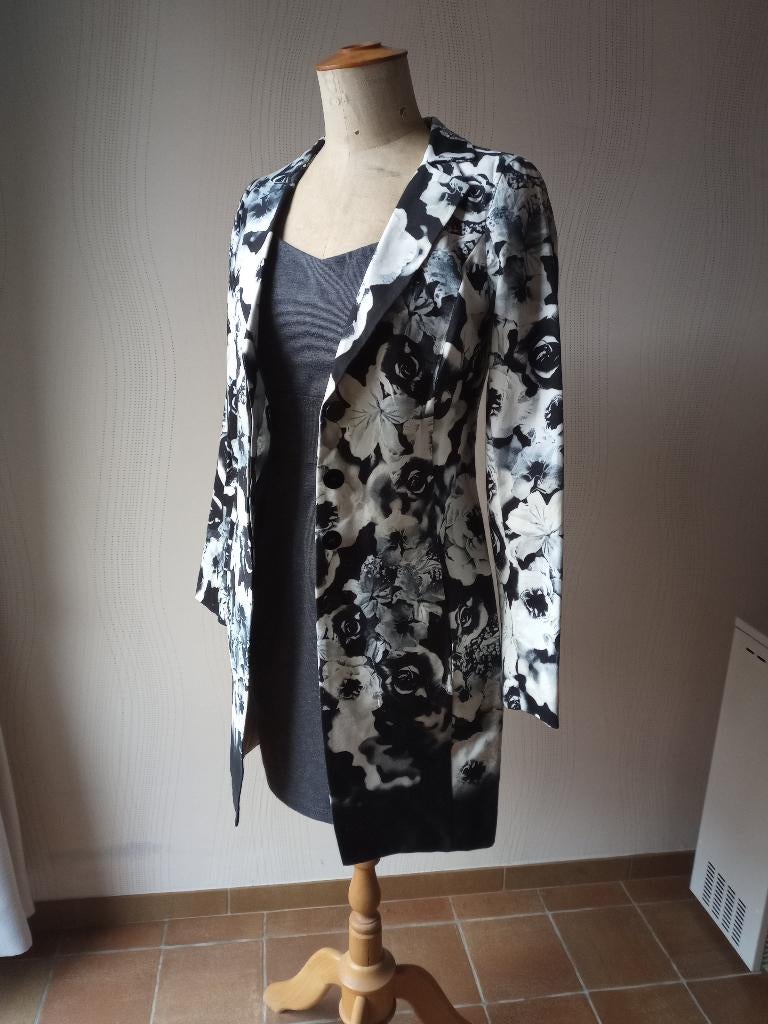 Coat van Sandro Ferrone, Kleding | Dames, Jasjes, Kostuums en Pakken, Zo goed als nieuw, Maat 36 (S), Overige kleuren, Ophalen of Verzenden