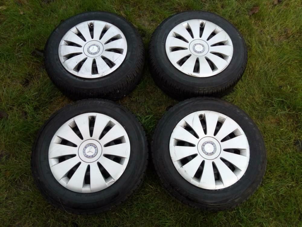 Winterset Mercedes A of B bouwjaar 2014 15inch 5mm & 8mm, Auto-onderdelen, Banden en Velgen, Ophalen, Gebruikt, 15 inch, Winterbanden