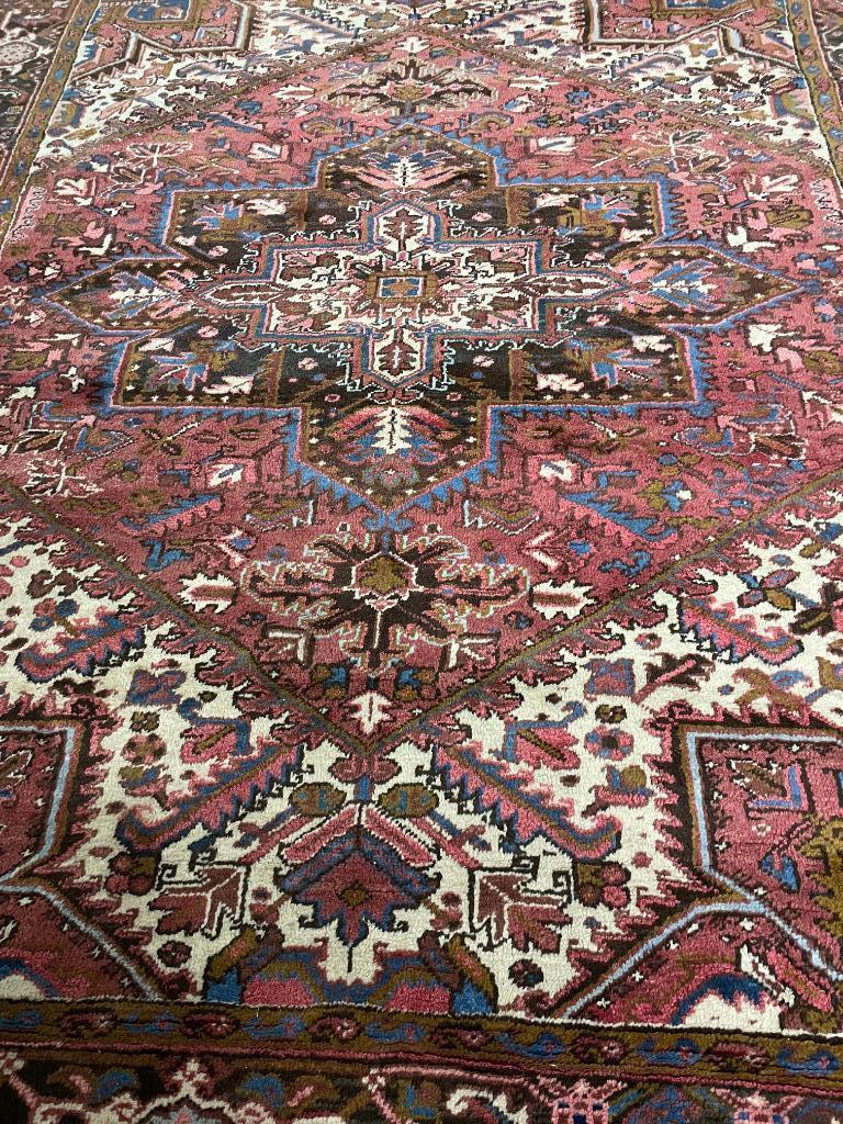 Tapis oriental, Enlèvement