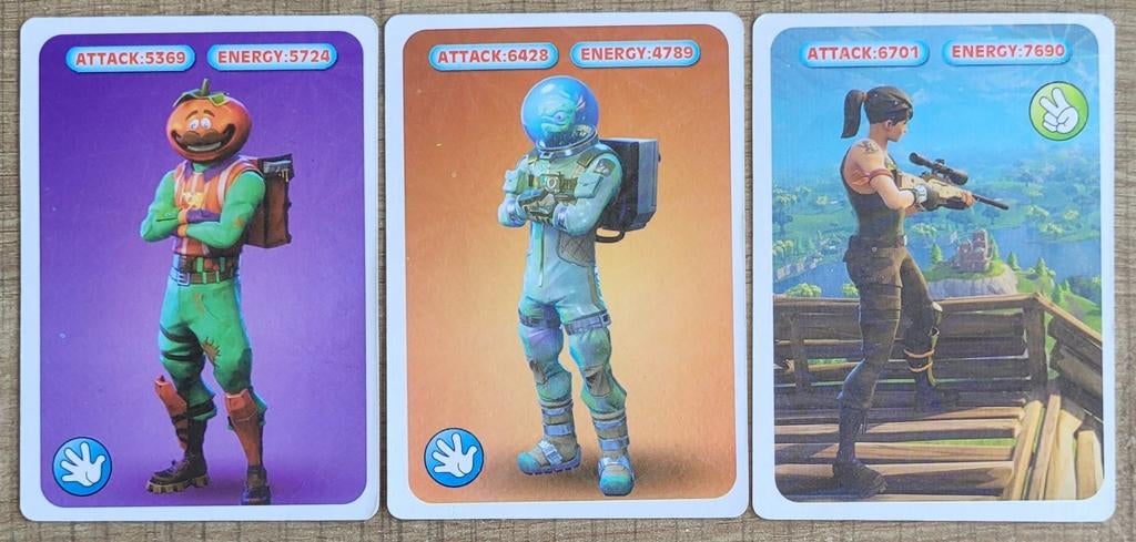 Fortnite: 3 verzamelkaarten, Ophalen of Verzenden, Zo goed als nieuw, Meerdere kaarten