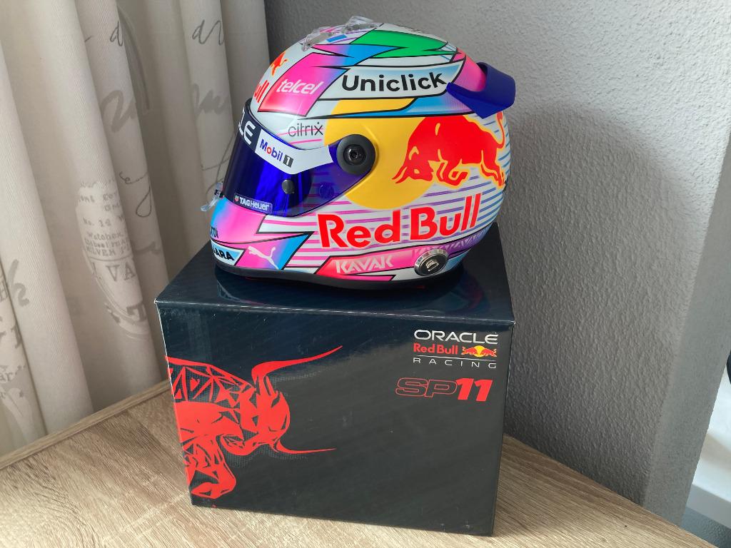 Sergio Perez 1:2 helm 2022 Miami GP Red Bull Schuberth, Verzamelen, Ophalen of Verzenden, Nieuw, Formule 1