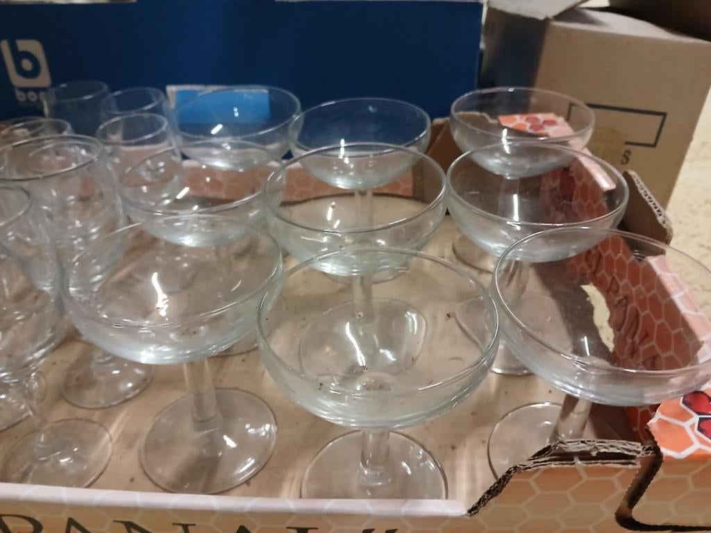 Vintage champagnecoupes, Ophalen