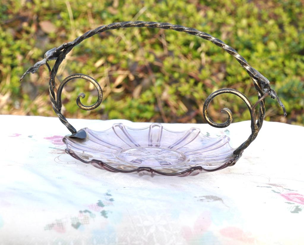plat fruitier vintage fer forgé verre rose, Enlèvement ou Envoi