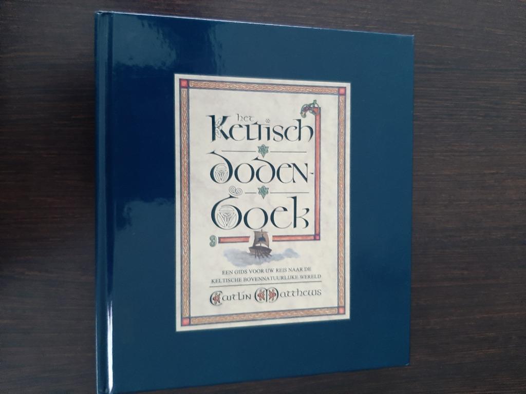 Boek Het Keltisch Dodenboek, Boeken, Ophalen of Verzenden, Zo goed als nieuw