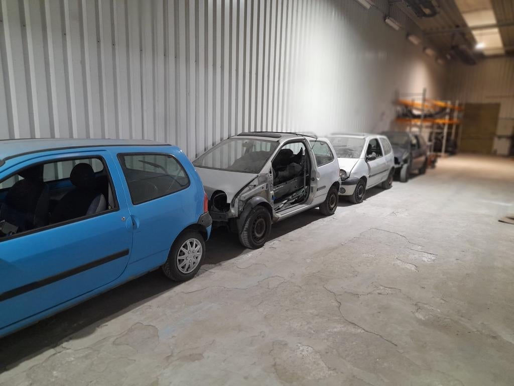 Alle onderdelen van  RENAULT TWINGO 1 // 5060 AUVELAIS, Ophalen, Gebruikt, Achter, Renault