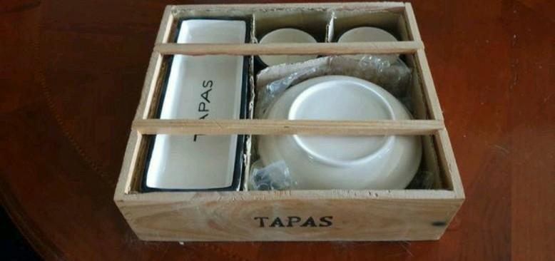 Tapas bordjes 6 stukken met 2 kaarsjes in kado verpakking, Ophalen of Verzenden, Zo goed als nieuw